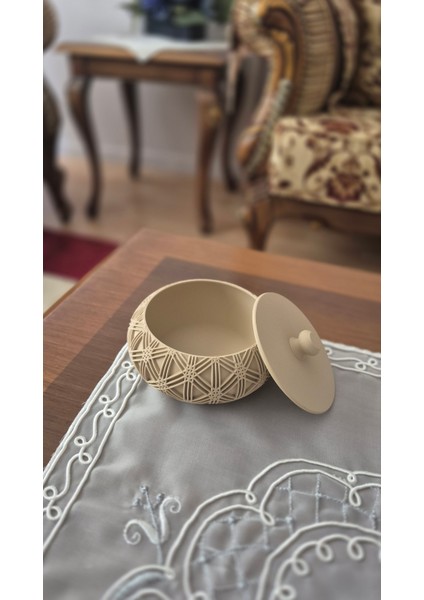 Dekoratif Kapaklı Desenli Kutu – Şık Takı ve Aksesuar Saklama Kabı, Modern Ev Dekorasyonu