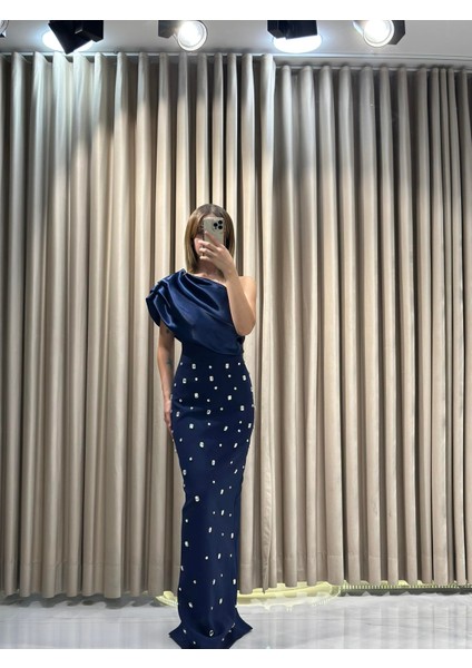 Lacivert Tek Omuz Işlemeli Abiye Elbise 5493 fırsatları