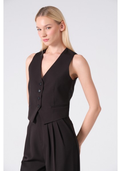 Arkası Astar ve Kemer Detaylı Yelek fırsatları