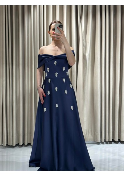 Lacivert Saten Straplez Önü Taşlı Elbise 2284 fiyatları