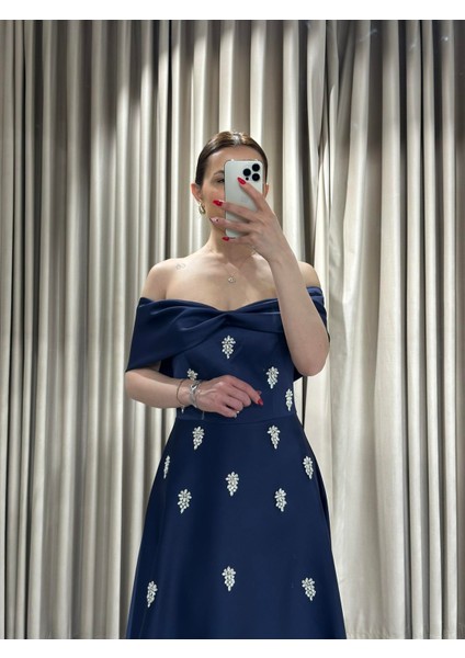 Lacivert Saten Straplez Önü Taşlı Elbise 2284 modelleri