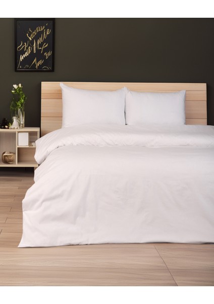Beyaz Çift Kişilik Lastikli Çarşaf Nevresim Takım.
