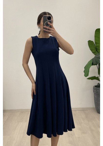 Bisiklet Yaka Pileli Kolsuz Midi Boy Elbise