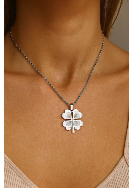 Gümüş Paslanmaz Çelik Burma Zincirli Yonca Model Kadın Kolye