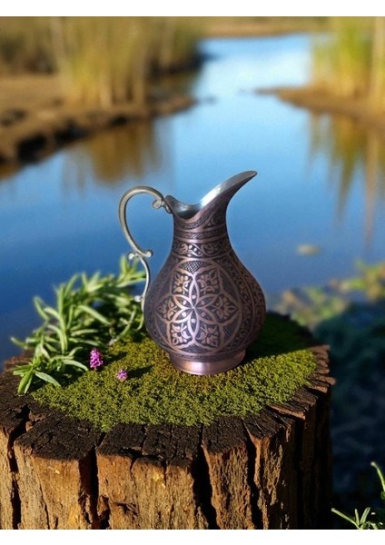 - El Yapımı El Dövmesi Oyma Işlemeli Kalın Bakır Sürahi – 2 Litre Kapasiteli, Selçuklu Motifli, Kalaylı Sağlıklı ve Dekoratif Su, Şerbet, Ayran ve Limonata Sunum Sürahisi fırsatları