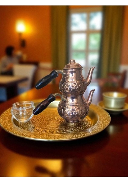 - El Işçiliği Işlemeli Bakır Çaydanlık – 1.5 Litre Kapasiteli, Iki Kapaklı, Geleneksel Sunum Çaydanlığı – Misafir Sunumlarına Özel Şık Bakır Çaydanlık fiyatları