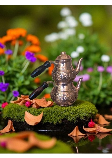 - El Işçiliği Işlemeli Bakır Çaydanlık – 1.5 Litre Kapasiteli, Iki Kapaklı, Geleneksel Sunum Çaydanlığı – Misafir Sunumlarına Özel Şık Bakır Çaydanlık