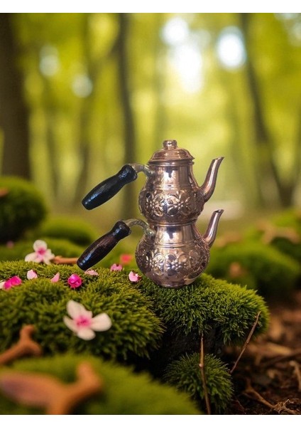 - El Işçiliği Işlemeli Bakır Çaydanlık – 1.5 Litre Kapasiteli, Iki Kapaklı, Geleneksel Sunum Çaydanlığı – Misafir Sunumlarına Özel Şık Bakır Çaydanlık