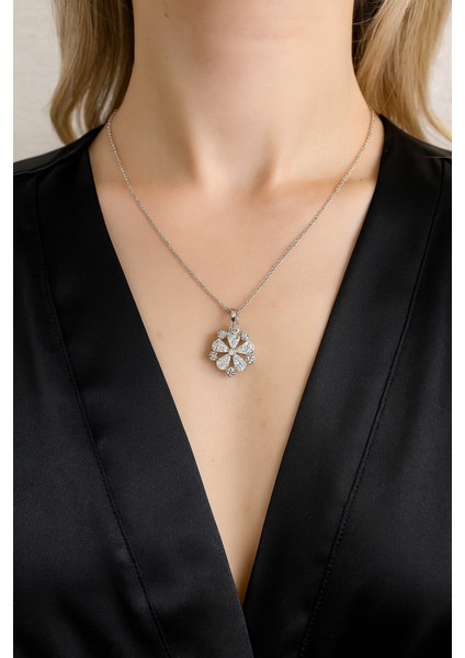 Çiçek Figürlü Zirkon Taşlı Kolye