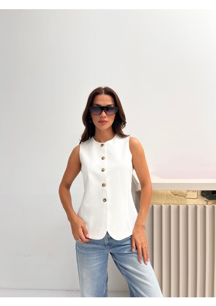 Kadın Beyaz Önü Düğmeli Bisiklet Yaka Yelek