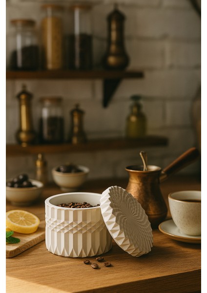 Kristal Kapaklı Dekoratif Kutu – Modern & Zarif Tasarım