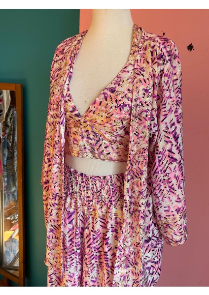 Işıltılı Yaldızlı Ipek 3’lü Takım – Kimono + Palazzo Pantolon + Bağlamalı Büstiyer (36-48) indirimleri