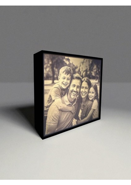 Lumobox – Kişiye Özel LED Işıklı 3D Lithophane Fotoğraf Kutusu | Dekoratif Hediyelik Gece Lambası