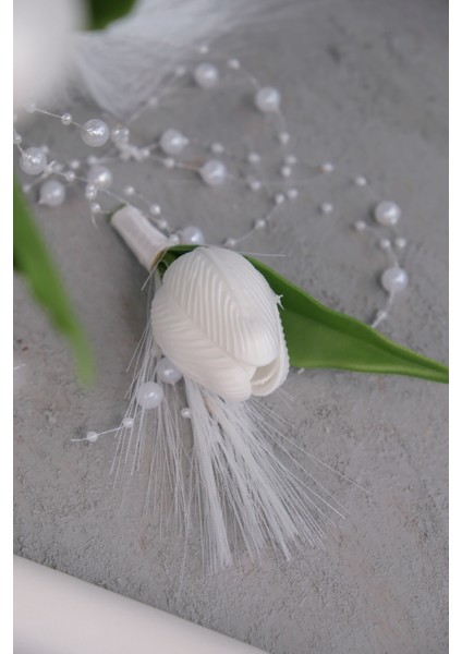 Incili Püsküllü Islak Lale Gelin Buketi fırsatları