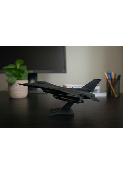 F-16 Savaş Uçağı Modeli Dekoratif Uçak Masaüstü Uçak Objesi F-16 Uçak Figürü