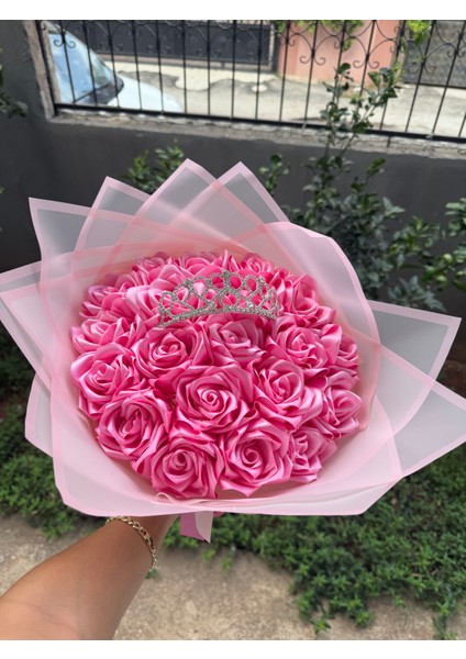 20'li Prenses Gül Buketi Taç Detaylı Yapay Gül Buketi Hediyelik modelleri