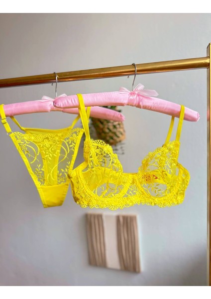 Dantel Detaylı Transparan Balconette Sütyen & Tanga Külot Takımı modelleri