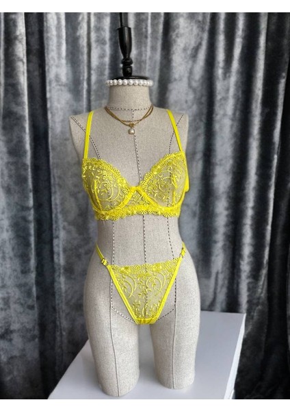 Dantel Detaylı Transparan Balconette Sütyen & Tanga Külot Takımı