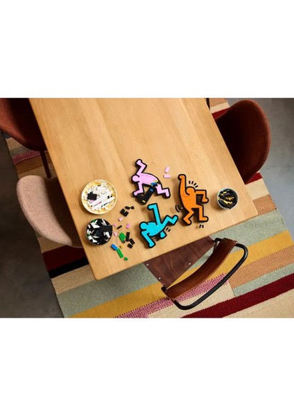 31216 LEGO Icons - Keith Haring – Dans Eden Figürler 1773 Parça +18 Yaş fırsatları