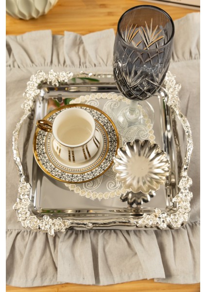 Lüks Gümüş Gül Detaylı Kare Sunum Tepsisi 21X21 cm – Ayaklı fiyatları