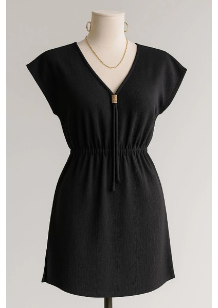 Kadın Siyah Yanları Yırtmaçlı Tokalı V Yaka Mini Plaj Elbisesi fırsatları