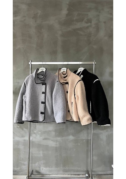 Kadın Peluş Kürk Görünümlü Düğme Detaylı Mont modelleri