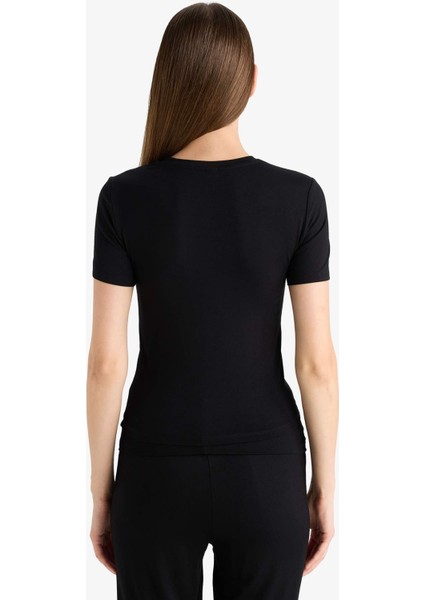 Bedene Oturan Kısa Kollu Tişört-Fall in Love Loungewear G0006AX25WN