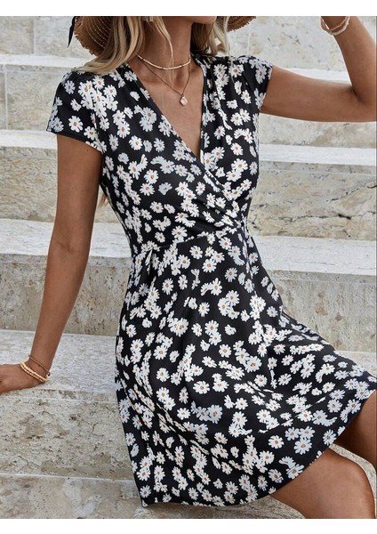 Kadın Kısa Kollu Kruvaze Yaka Papatya Baskılı Krep Elbise
