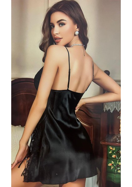 Nıghtlıght Kadın Siyah Şık Dantelli Yırtmaçlı Saten Gecelik Tenin