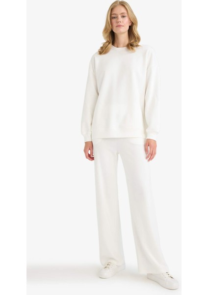 Oversize Geniş Kalıp Bisiklet Yaka Basic Düz Kalın Sweatshirt F9628AX25AU fiyatları