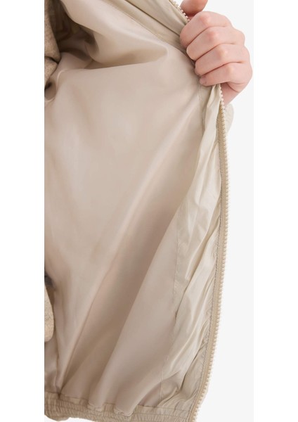 Erkek Çocuk Su Geçirmez Kapüşonlu Fermuarlı Şişme Mont E8688A825AU