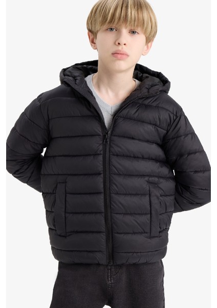 Erkek Çocuk Su Geçirmez Kapüşonlu Fermuarlı Şişme Mont E8688A825AU
