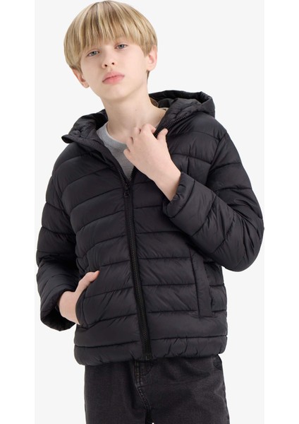 Erkek Çocuk Su Geçirmez Kapüşonlu Fermuarlı Şişme Mont E8688A825AU modelleri