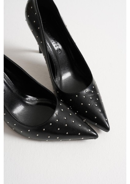 Zerina Kadın Bej Metal Aksesuarlı Sivri Burun Yüksek İnce Topuklu Ayakkabı Stiletto (9 CM) fırsatları