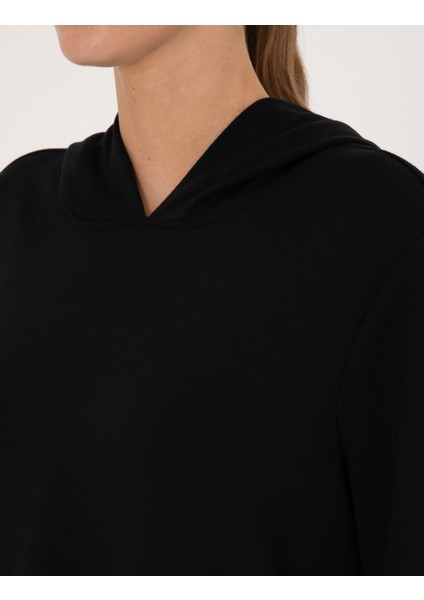 Kadın Siyah Oversize Modal Karışımlı Kapüşonlu Sweatshirt 50314972-VR046