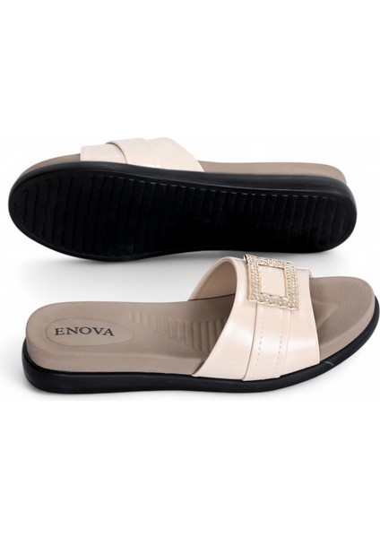 Gün Boyu Rahatlık Sağlayan, Tokalı Tasarımlı ve Kaliteli Malzemeden Üretilmiş Kadın Ortopedik Terlik modelleri