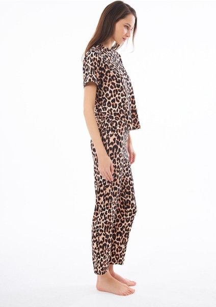 Premium Kadın Pijama Takımı Leopar Desenli Yumuşak Dokulu Kısa Kollu Bisiklet Yaka fırsatları