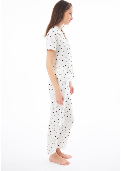 Premium Kadın Pijama Takımı Krem Kalp Desenli Yumuşak Dokulu Kısa Kollu Gömlek Yaka fırsatları