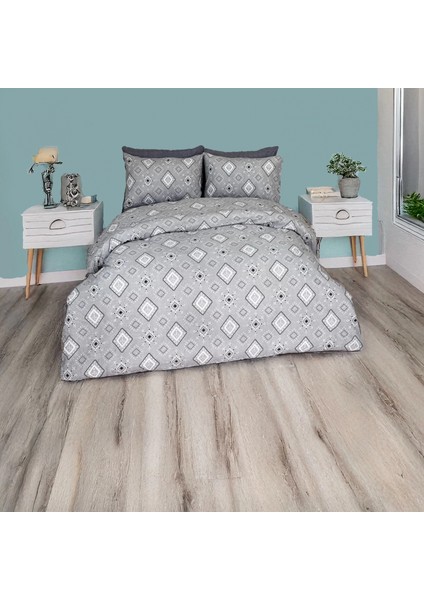 Geometrik Kare ve Çiçek Motifli Desenli Nevresim Takımı – Çift Kişilik, %100 Pamuk, Yumuşak Dokulu