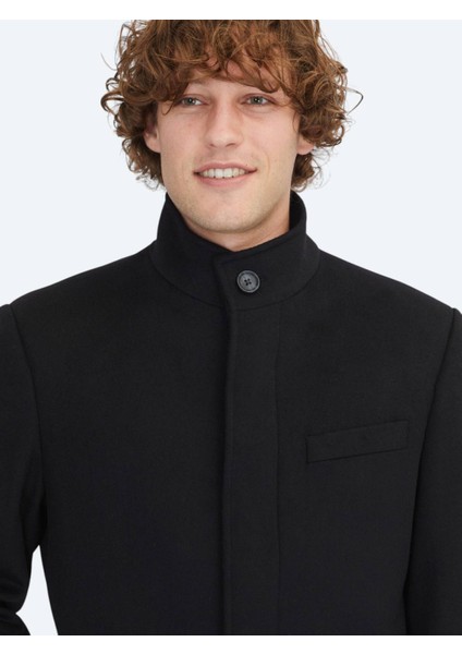 Siyah Regular Fit Dik Yaka Klasik Dokuma Palto fırsatları