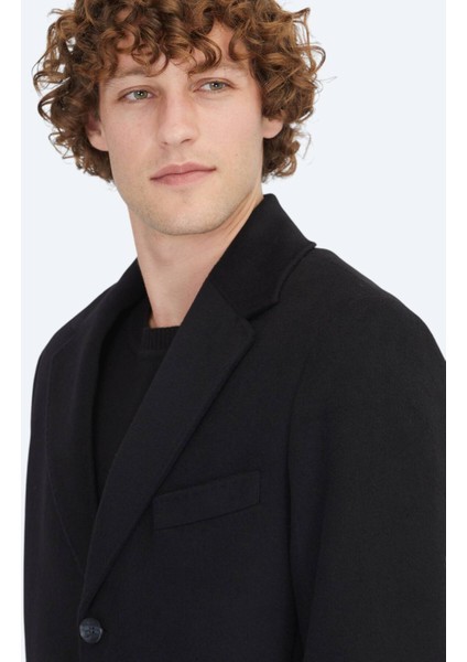 Siyah Regular Fit Kelebek Yaka Klasik Dokuma Palto