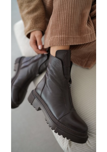 Mena Hakiki Deri Küt Burunlu Ön Kısımda Fermuar Aksesuarlı Kadın Bot- Acı Kahve indirimleri