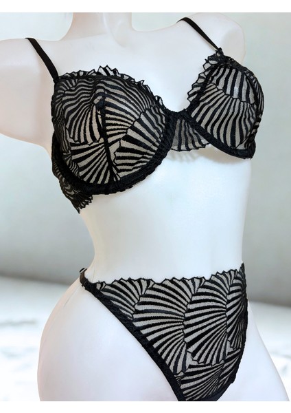 Siyah Iç Çamaşırı Takım