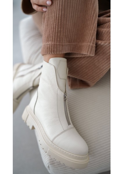 Mena Hakiki Deri Küt Burunlu Ön Kısımda Fermuar Aksesuarlı Kadın Bot- Ekru fiyatları