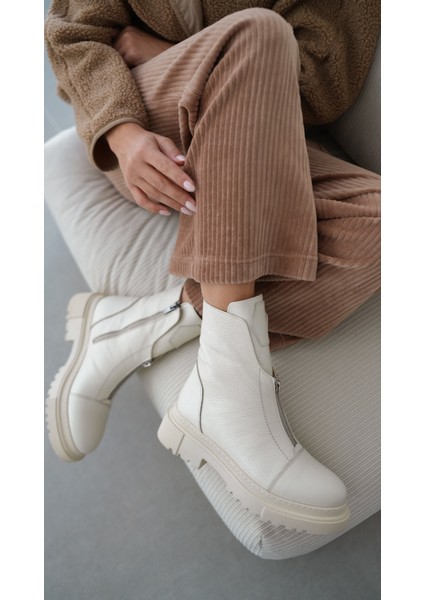 Mena Hakiki Deri Küt Burunlu Ön Kısımda Fermuar Aksesuarlı Kadın Bot- Ekru indirimleri