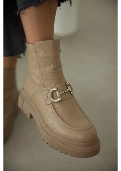 Melodi Hakiki Deri Önden Toka Detaylı Fermuarlı Bot- Bej Deri