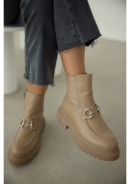 Melodi Hakiki Deri Önden Toka Detaylı Fermuarlı Bot- Bej Deri fiyatları