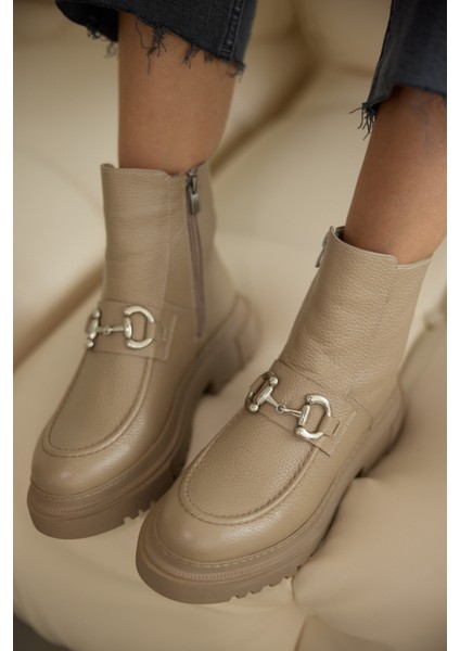 Melodi Hakiki Deri Önden Toka Detaylı Fermuarlı Bot- Bej Deri fırsatları