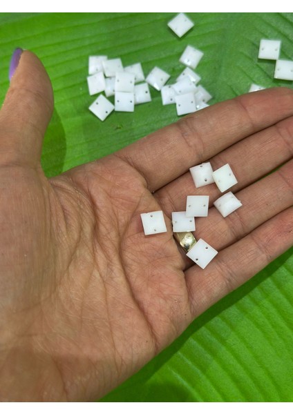 33 Adet 1 cm Delikli Beyaz Dikme Boncuk modelleri