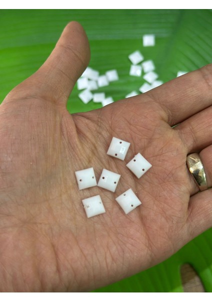 33 Adet 1 cm Delikli Beyaz Dikme Boncuk fırsatları